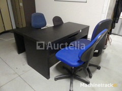 l-shaped-desk-with-4-chairs-on-wheels