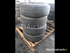 4-second-hand-winter-tyres-on-vredestein-wintrak-extrem-rim-dimensions-215-70-r16-100h