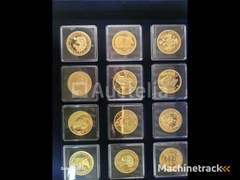 kunst-collectie-verzamelstukken-19-stuks-in-een-koffer