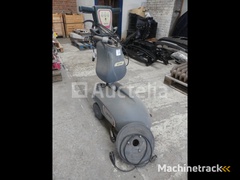 limpia-pirana-vloerreiniger-op-accu