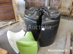 9-design-stools-horse-saddle