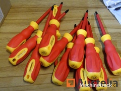 12-silverline-pz2-schroevendraaier-voor-elektriciens