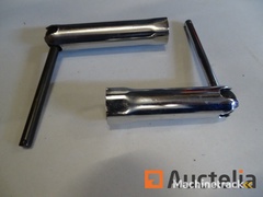 2-bougiesleutels-van-verschillende-lengtes