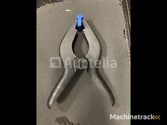 15-x-tarpaulin-clamp-6-inch-150mm