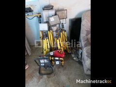 bouwspots-op-statieven,-lampen-ref010586-028