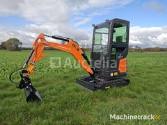 cougar---2025---xt-18u---minigraafmachine-met-kubota-motor-d902