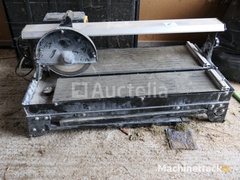 waterzaag-voor-het-zagen-van-tegels-op-eberth-voeten