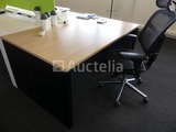 Minituur van Bureau + kledingkast + ronde tafel + 4 stoelen