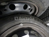 Miniaturansicht von 4 Winter tyres on Goodyear Ultragrip8 sheet metal rims - 195/60 R15