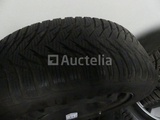 Miniaturansicht von 4 Winter tyres on Goodyear Ultragrip8 sheet metal rims - 195/60 R15