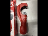 Minituur van Rothenberger tube cutter 42 pijpsnijder