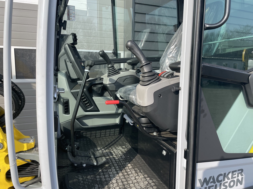 TE HUUR Neuson EZ50 minigraver / midigraver 5 T