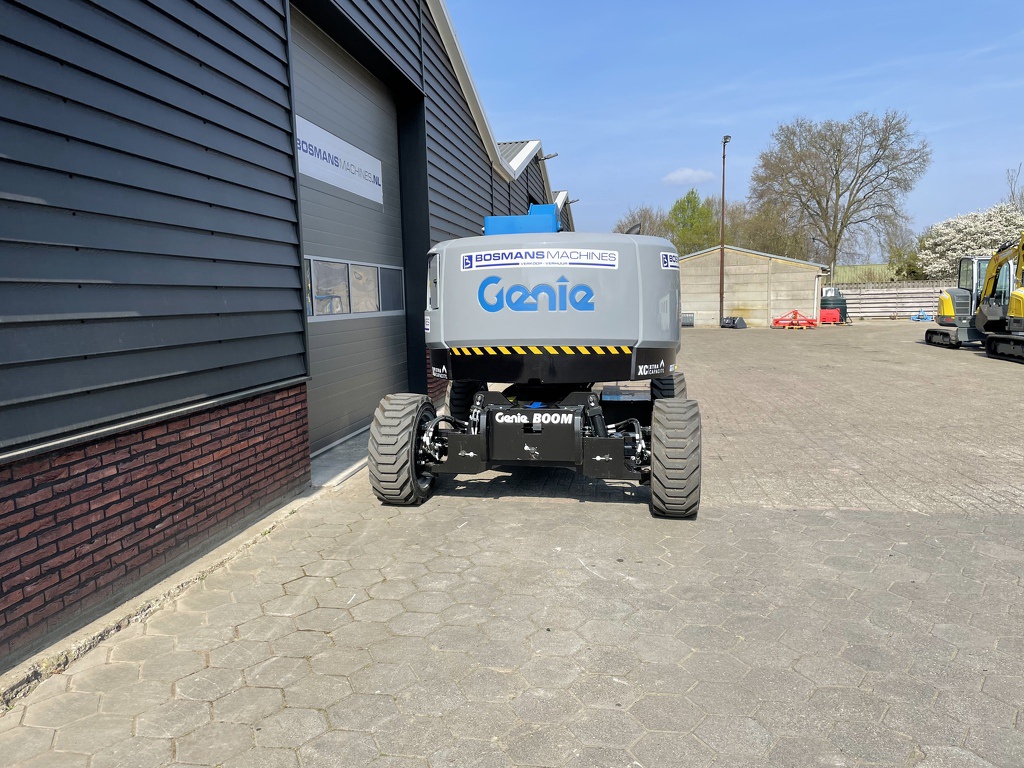 TE HUUR genie z-45xc kniktelescoop hoogwerker 16 M