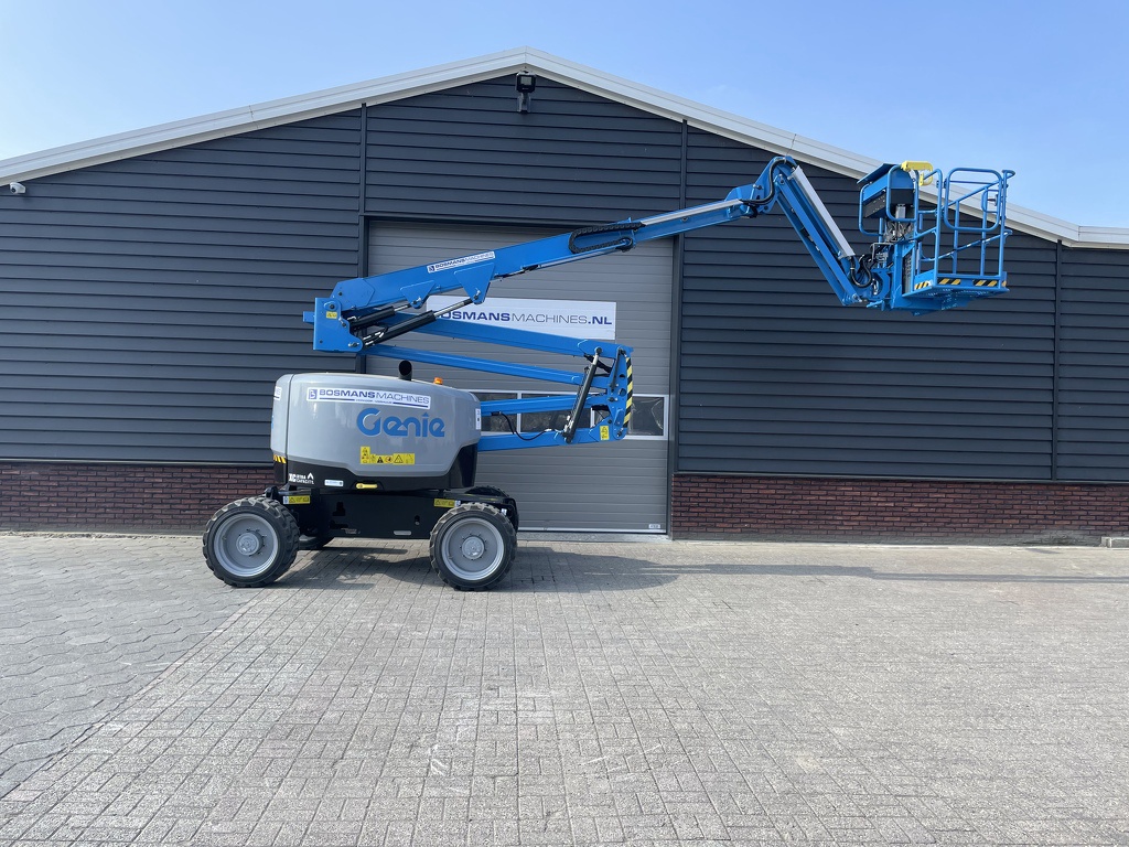 TE HUUR genie z-45xc kniktelescoop hoogwerker 16 M