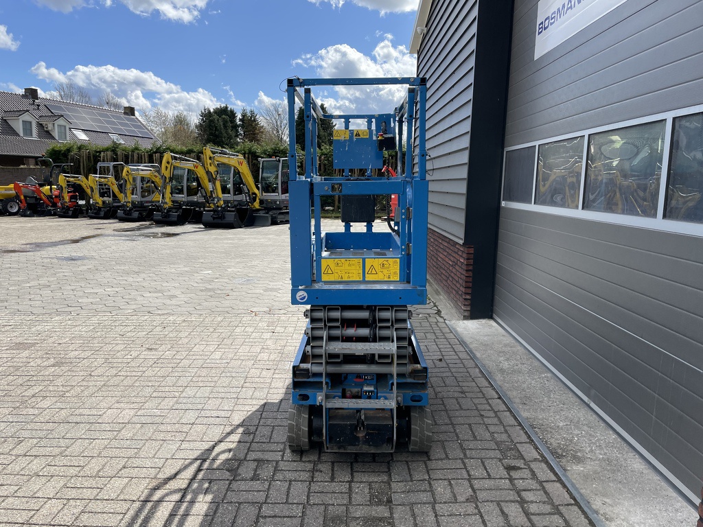 TE HUUR Genie GS-1932 schaarhoogwerker accu 7.8 m