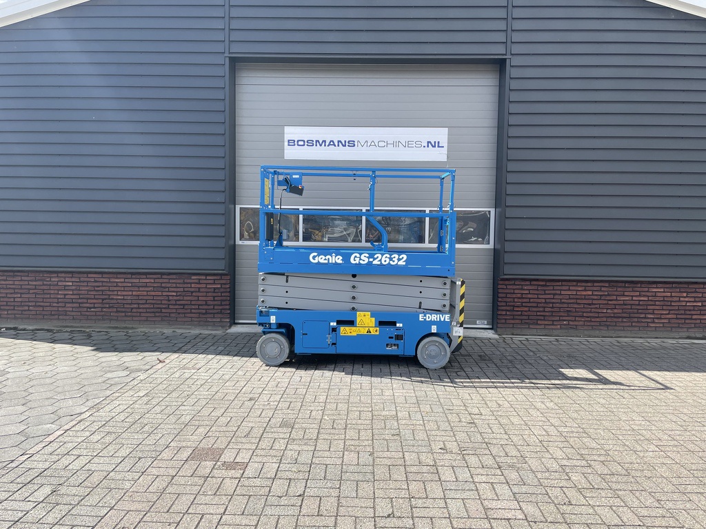 TE HUUR Genie GS-2632 schaarhoogwerker accu 10 m