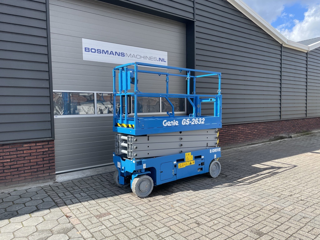TE HUUR Genie GS-2632 schaarhoogwerker accu 10 m