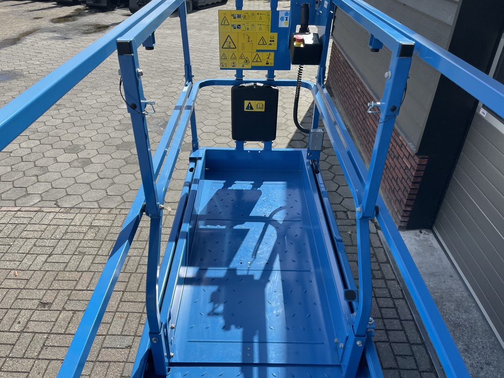 TE HUUR Genie GS-2632 schaarhoogwerker accu 10 m