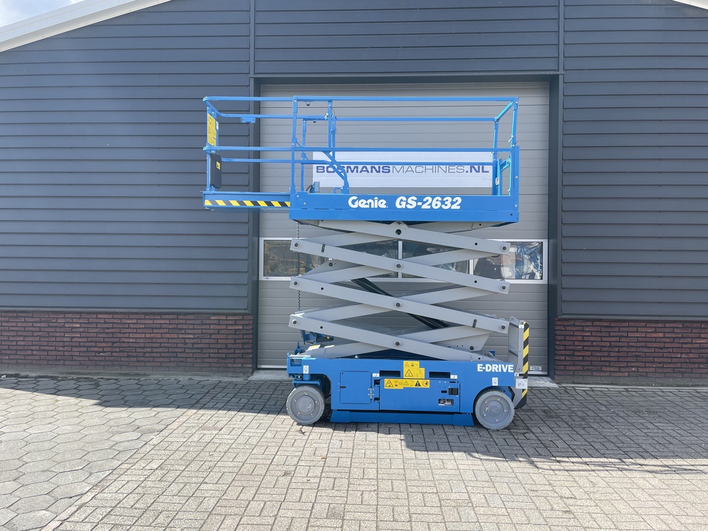 TE HUUR Genie GS-2632 schaarhoogwerker accu 10 m