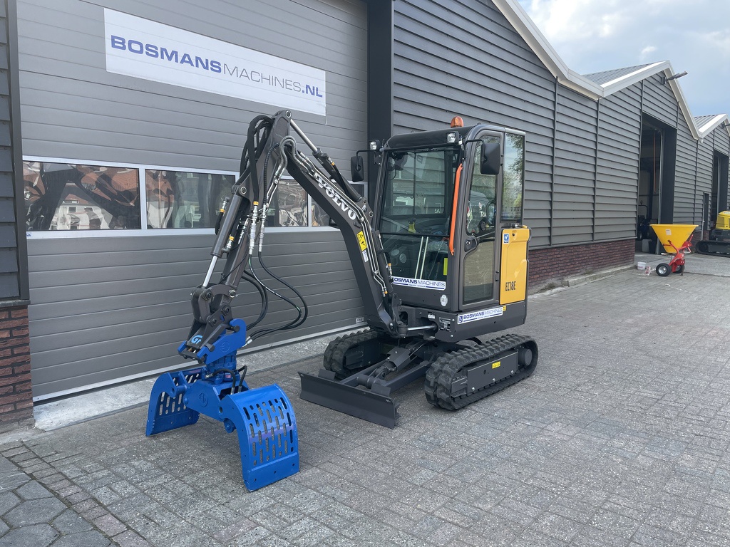 TE HUUR: Volvo EC18E minigraver 1800kg vanaf €62 per dag