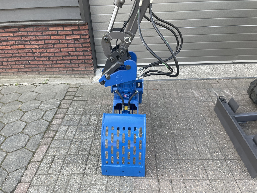 TE HUUR: Volvo EC18E minigraver 1800kg vanaf €62 per dag