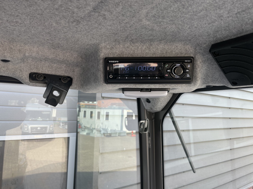 TE HUUR: Volvo EC18E minigraver 1800kg vanaf €62 per dag