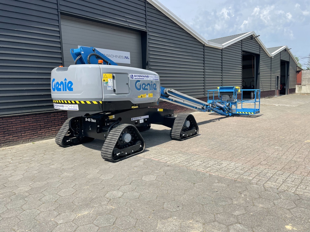 TE HUUR: GENIE S-45 S45 TRAX  telescoop hoogwerker diesel 15.72m