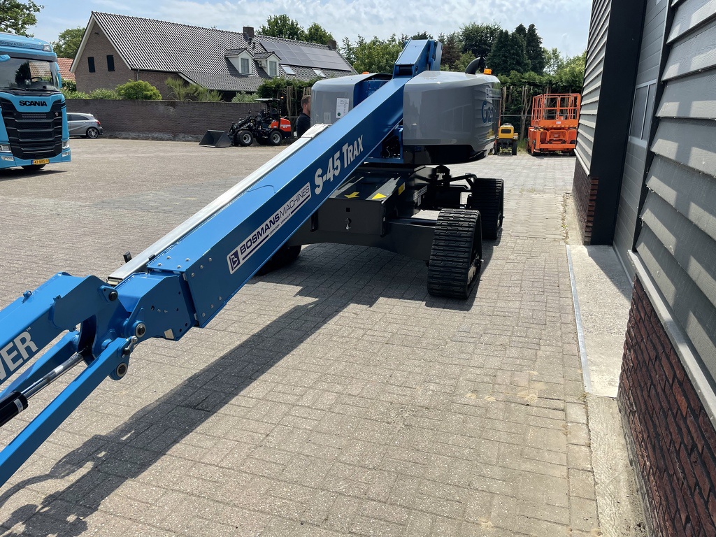 TE HUUR: GENIE S-45 S45 TRAX  telescoop hoogwerker diesel 15.72m