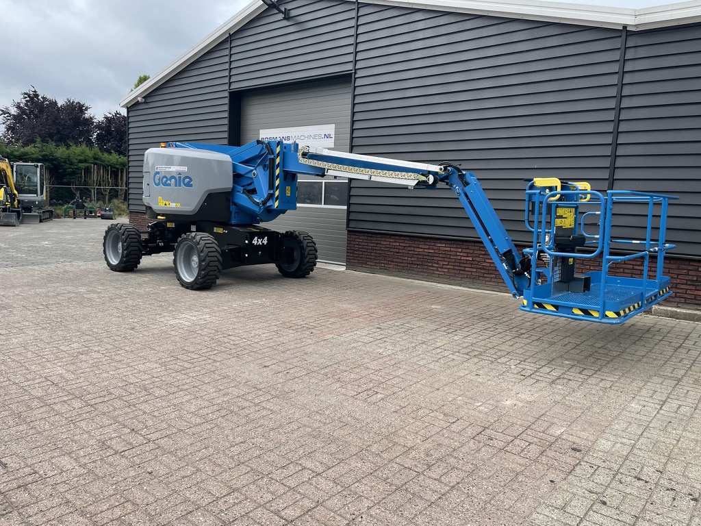 Te Huur Genie Z62/40 4WD kniktelescoop Diesel 20.87m