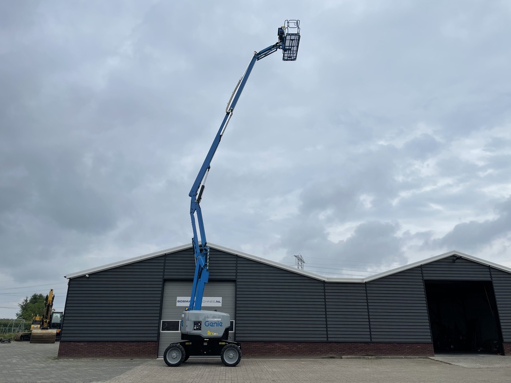 Te Huur Genie Z62/40 4WD kniktelescoop Diesel 20.87m