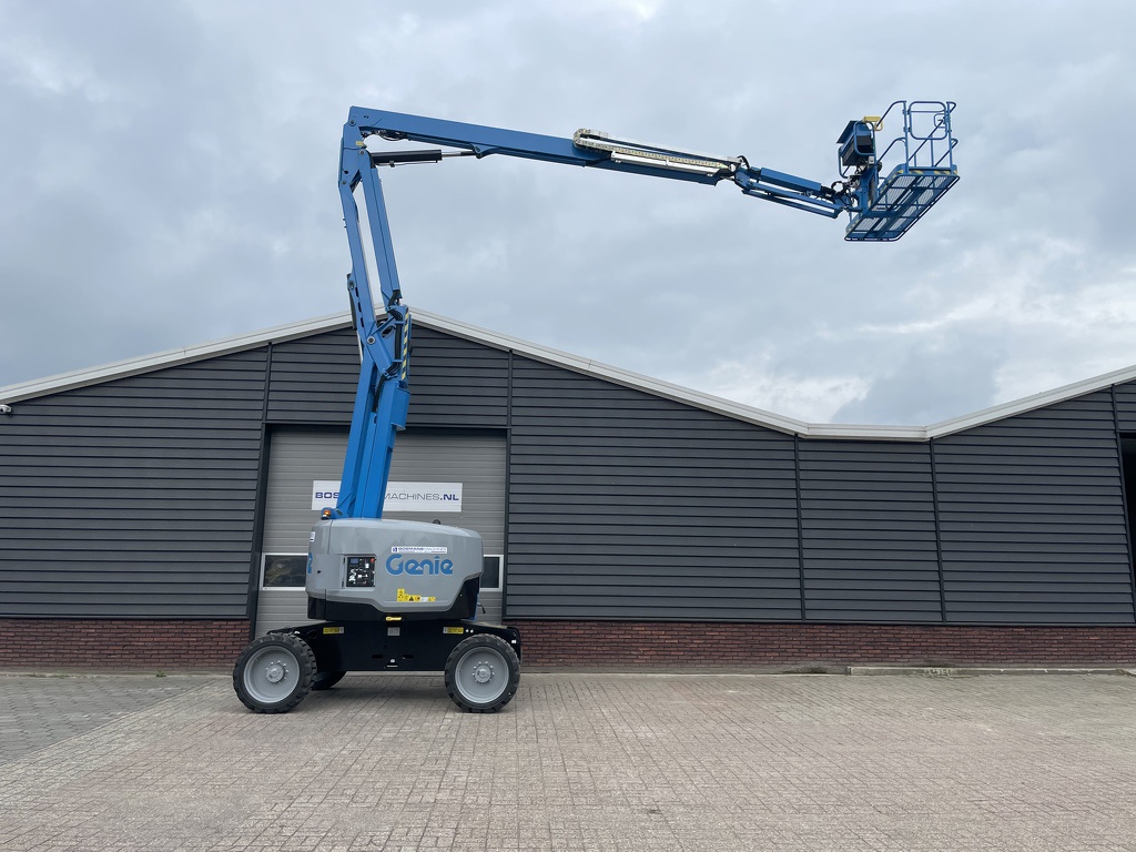 Te Huur Genie Z62/40 4WD kniktelescoop Diesel 20.87m