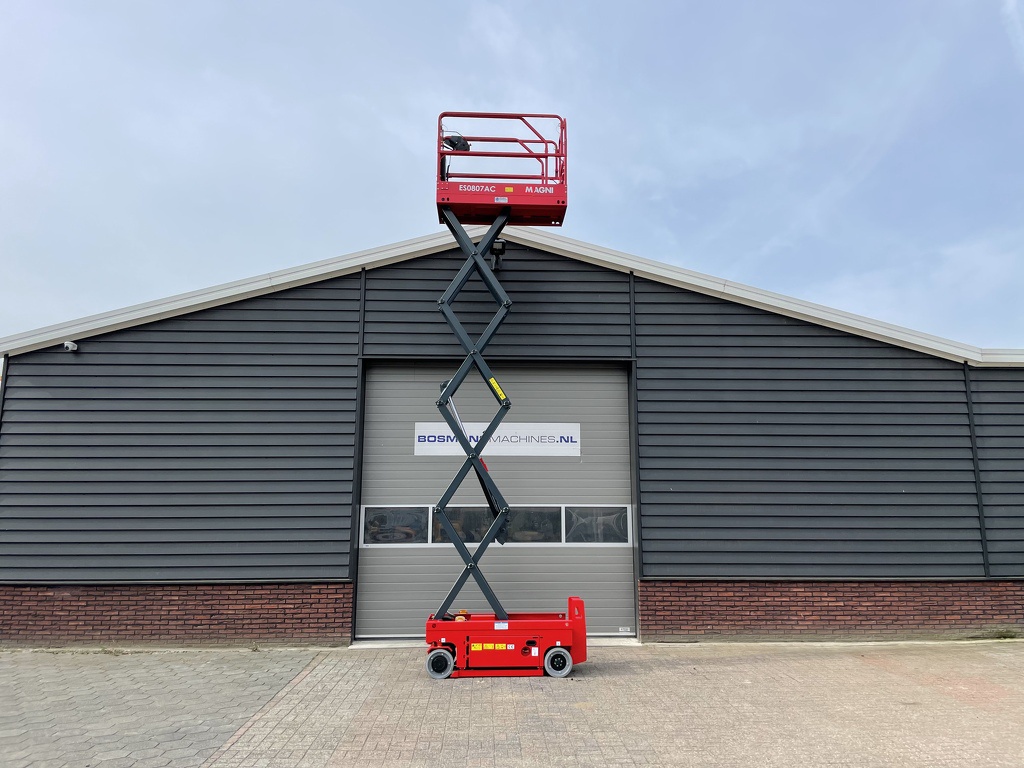 Magni ES0807 AC schaarhoogwerker NIEUW €165 LEASE