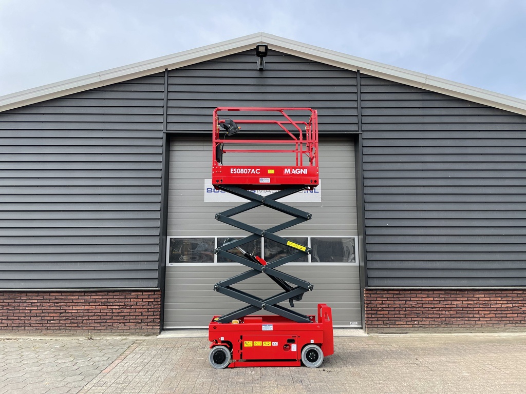 Magni ES0807 AC schaarhoogwerker NIEUW €165 LEASE