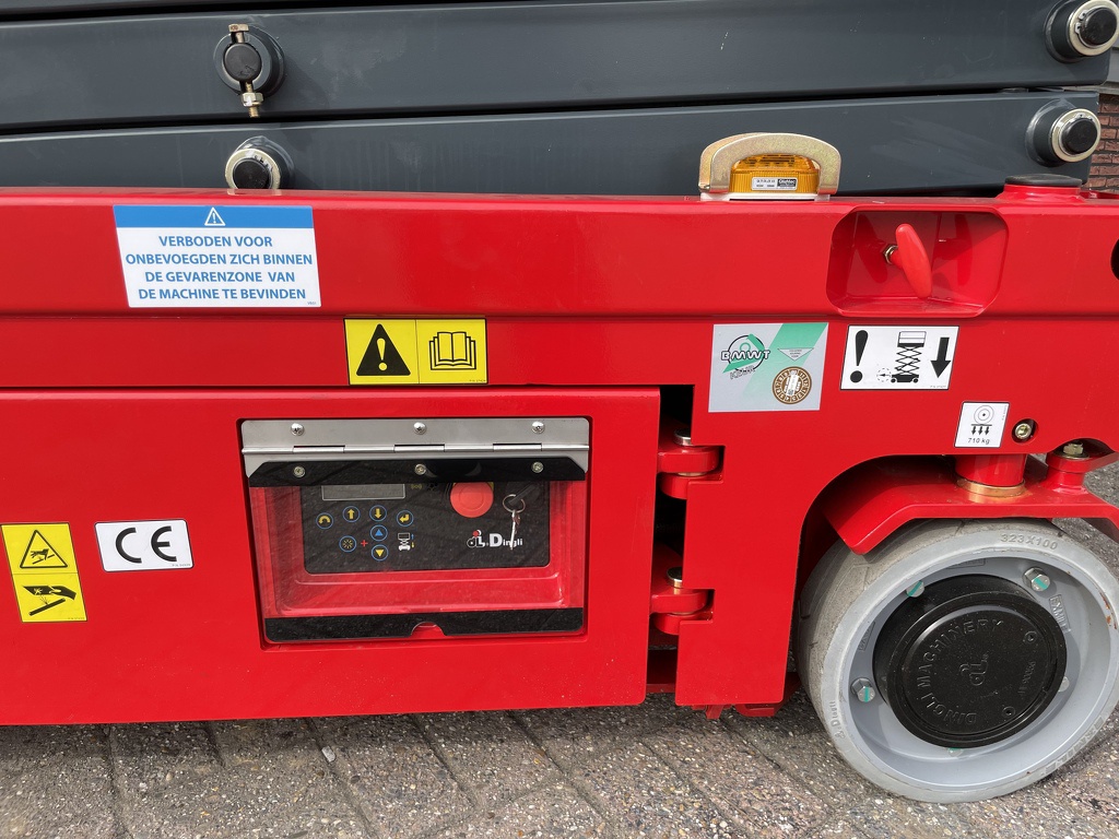 Magni ES0807 AC schaarhoogwerker NIEUW €165 LEASE