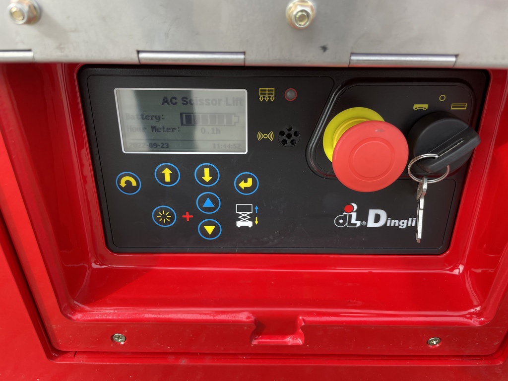 Magni ES0807 AC schaarhoogwerker NIEUW €165 LEASE