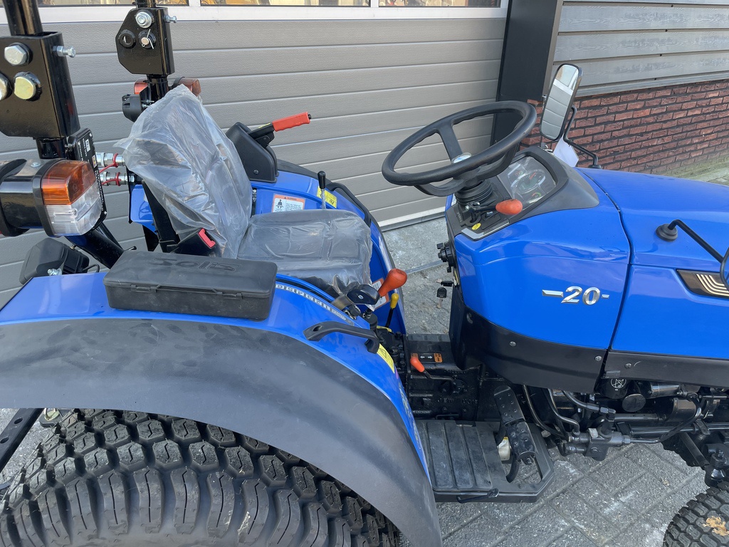 Solis 20 minitractor NIEUW (18.5 PK mitsubishi) incl gazonbanden