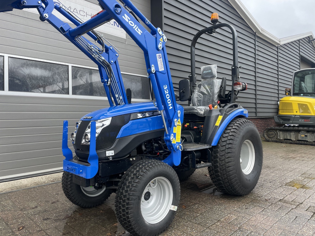 Solis 26 HST minitractor NIEUW met frontlader €245 LEASE