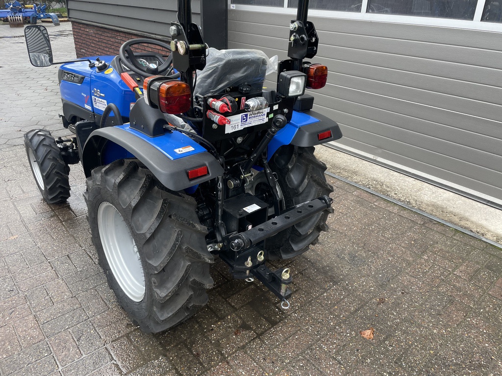 Solis 26 minitractor NIEUW brede landbouwbanden