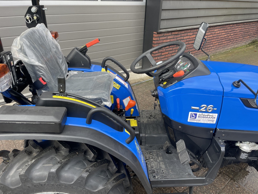 Solis 26 minitractor NIEUW brede landbouwbanden