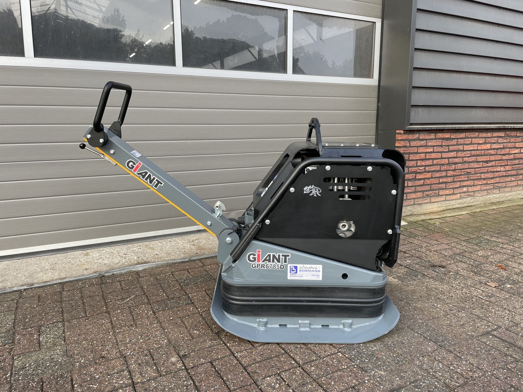 Giant GPR6785D trilplaat NIEUW 485 kg diesel €302 LEASE
