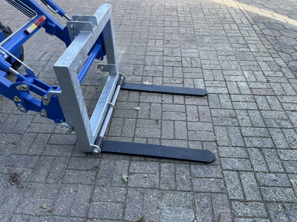 Combi Palletdrager / Palletvork 750 kg verstelbaar voor 3-punt en voorlader Solis / Farmtrac