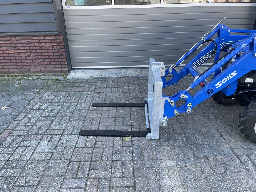 Combi Palletdrager / Palletvork 750 kg verstelbaar voor 3-punt en voorlader Solis / Farmtrac