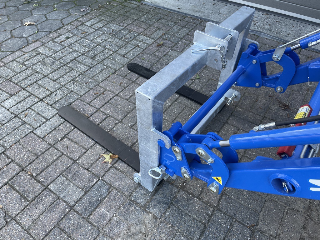 Combi Palletdrager / Palletvork 750 kg verstelbaar voor 3-punt en voorlader Solis / Farmtrac