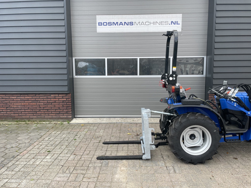 Combi Palletdrager / Palletvork 750 kg verstelbaar voor 3-punt en voorlader Solis / Farmtrac