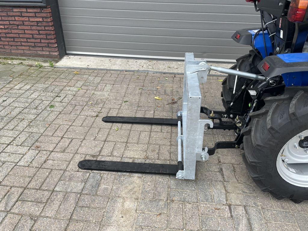 Combi Palletdrager / Palletvork 750 kg verstelbaar voor 3-punt en voorlader Solis / Farmtrac