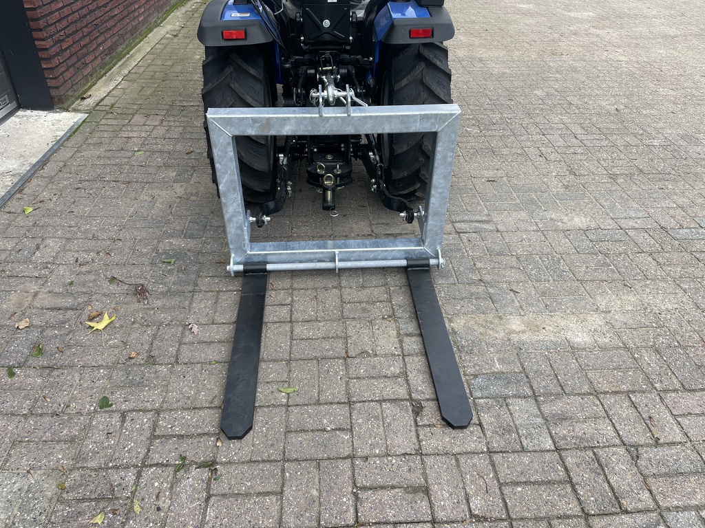 Combi Palletdrager / Palletvork 750 kg verstelbaar voor 3-punt en voorlader Solis / Farmtrac
