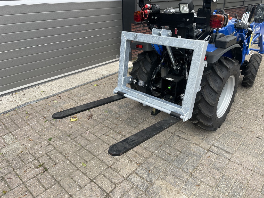 Combi Palletdrager / Palletvork 750 kg verstelbaar voor 3-punt en voorlader Solis / Farmtrac