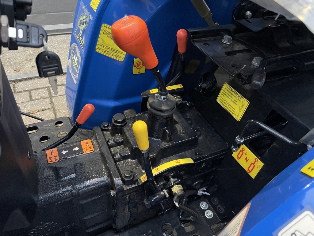 Solis 16 minitractor NIEUW 5 jaar GARANTIE optie gazonbaden