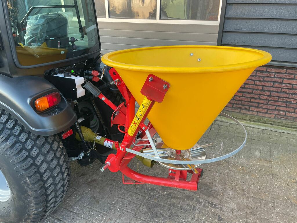 Solis 26 HST minitractor CABINE (optie zoustrooier, sneeuwschuif)
