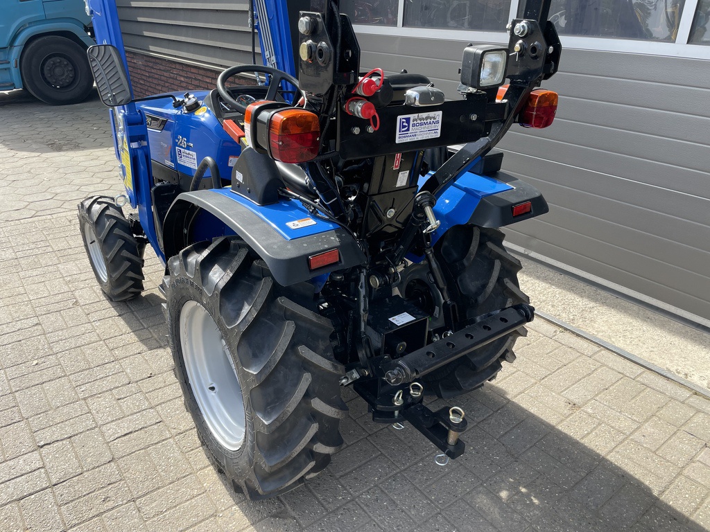 Solis 26 minitractor NIEUW + frontlader op brede agribanden